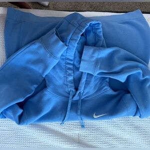Women’s Nike sweatshirt